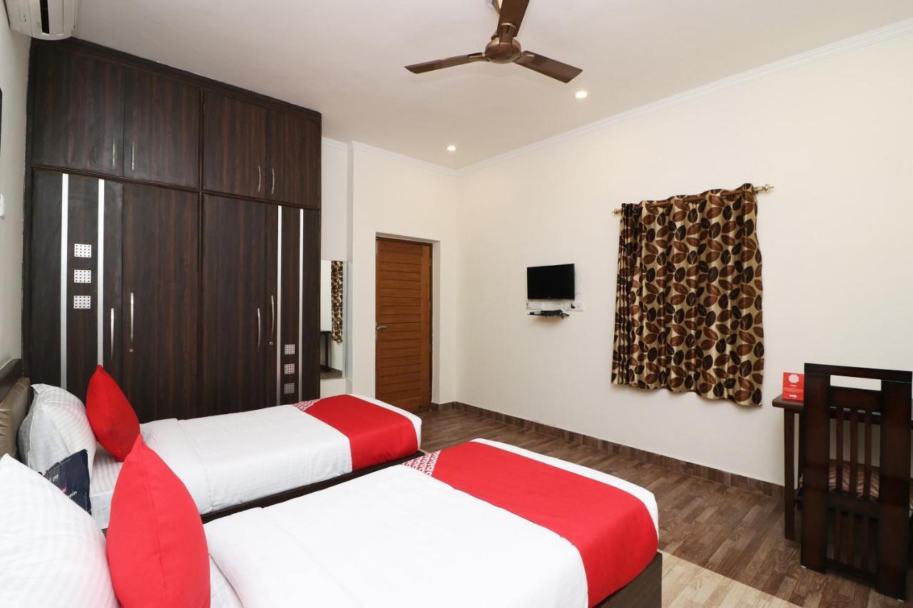 Nest Residency Фаридабад Экстерьер фото